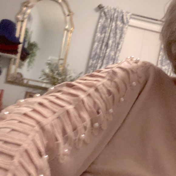 Light Pink sweater pearl long sleeves decor - Picture 1 of 10